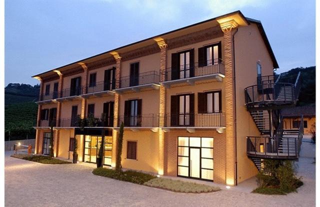 Wine Hotel Munin กานาเล ภายนอก รูปภาพ